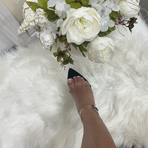 🖤🖤BLACK SUEDE HEELS - Picture 8 of 16